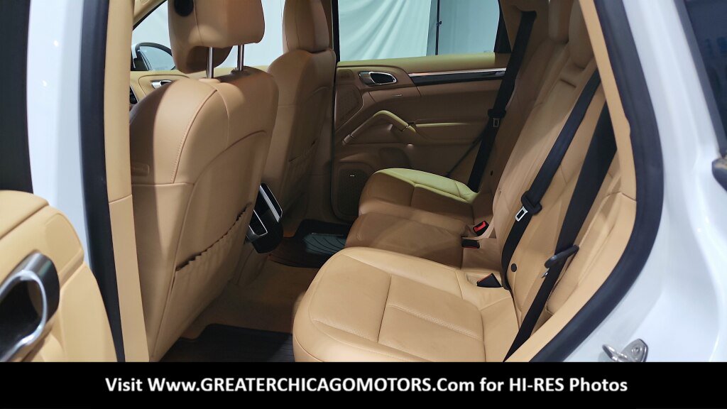 Used 2014 Porsche Cayenne Platinum Edition AWD/4WD image 33