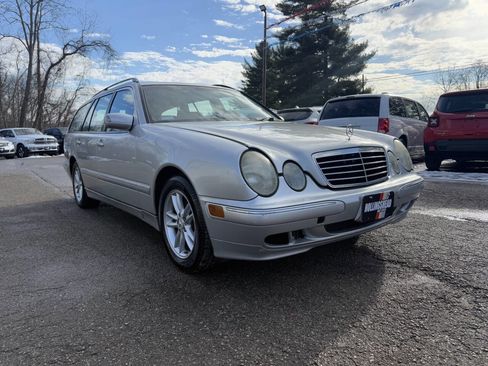 Used 2002 Mercedes-Benz E 320 Wagon image 3