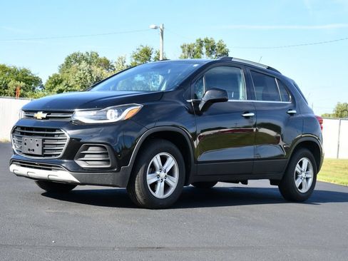 Used 2019 Chevrolet Trax LT w/ LT Convenience Package FWD image 3
