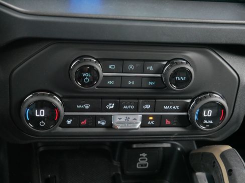 Used 2026 Ford Bronco Badlands AWD/4WD image 23