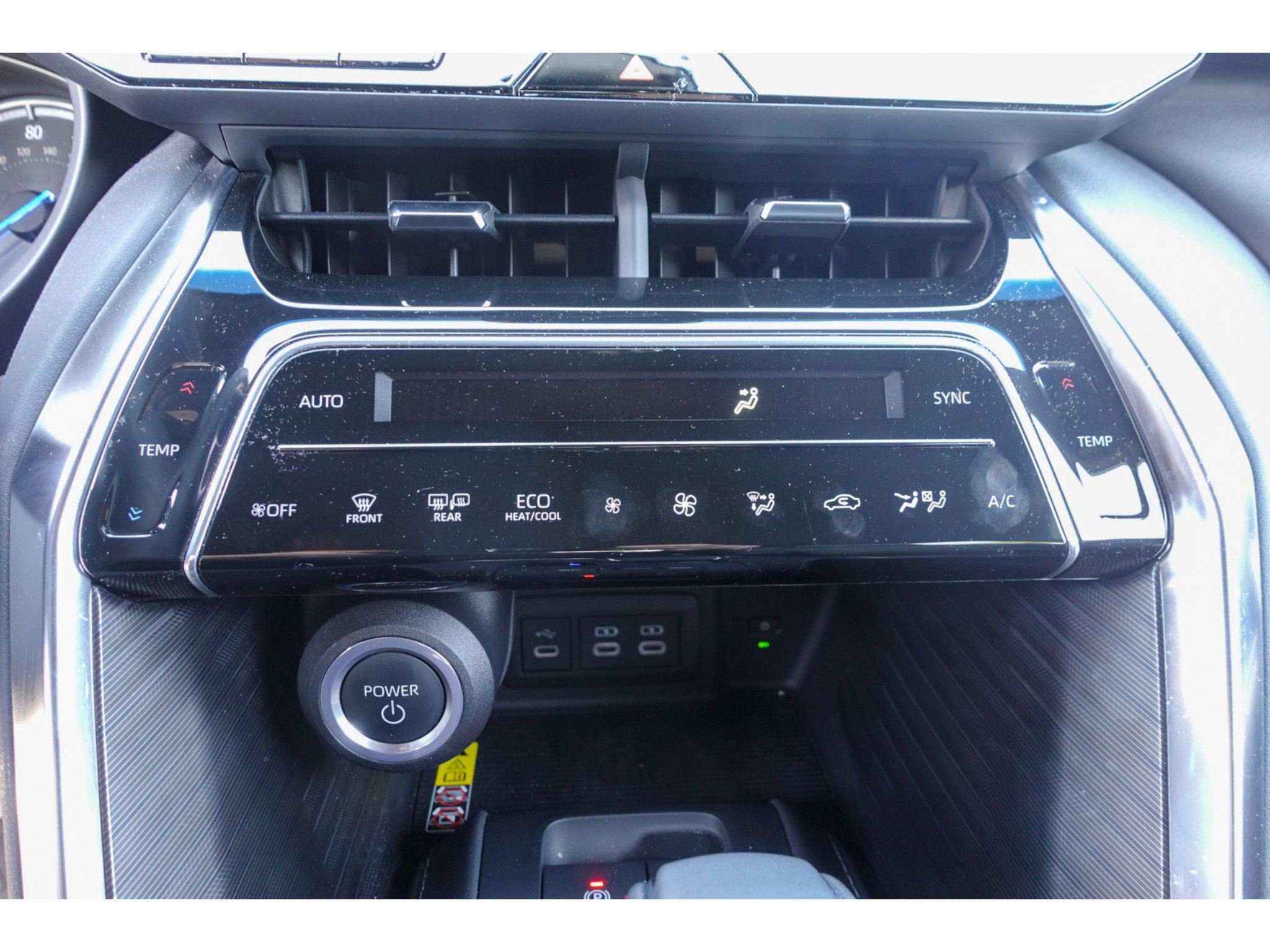 Used 2024 Toyota Venza XLE AWD/4WD image 18