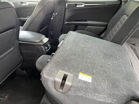 Used 2016 Ford Fusion SE AWD/4WD image 17