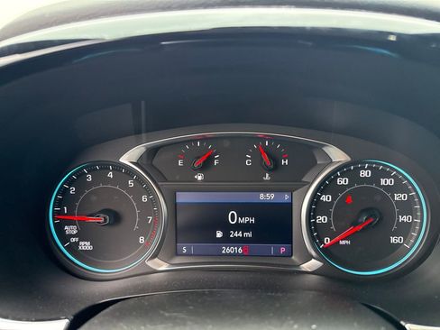 Used 2023 Chevrolet Traverse LT image 16