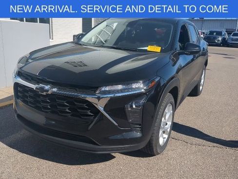 Used 2024 Chevrolet Trax LS w/ LS Convenience Package FWD image 11