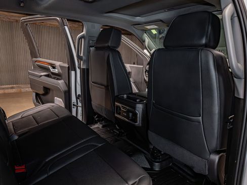 Used 2025 GMC Sierra 3500 Denali w/ Denali Reserve Package image 28