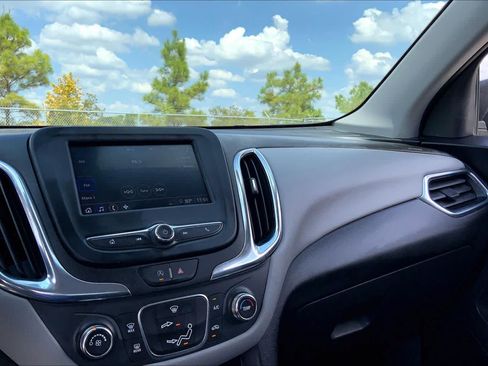 Used 2023 Chevrolet Equinox LS FWD image 34