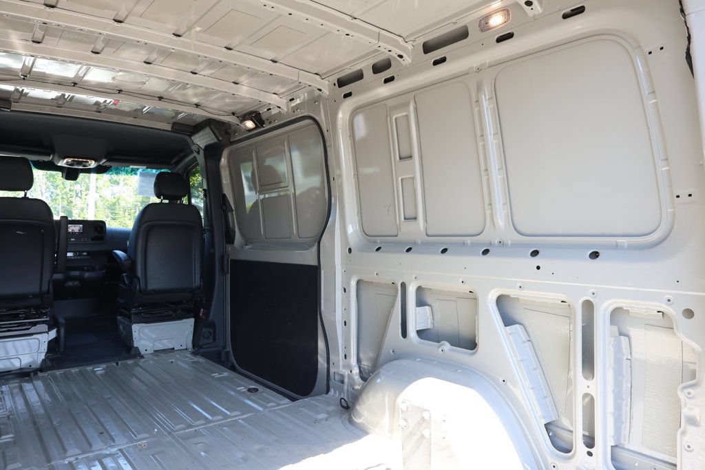 Used 2024 Mercedes-Benz Sprinter 2500 image 21