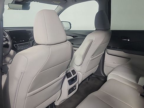 Certified 2019 Honda Pilot Touring image 19