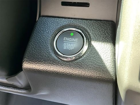 Used 2020 Ford Expedition XLT image 36