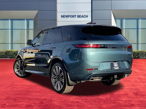 New 2026 Land Rover Range Rover Sport Dynamic SE AWD/4WD image 2