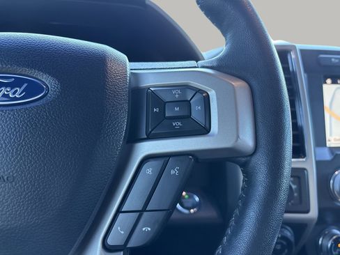 Used 2019 Ford F150 Lariat w/ Equipment Group 502A Luxury AWD/4WD image 28