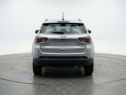 Used 2025 Jeep Compass Latitude image 7