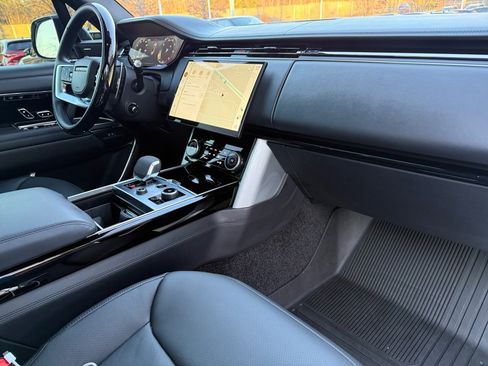 Certified 2023 Land Rover Range Rover SE image 34