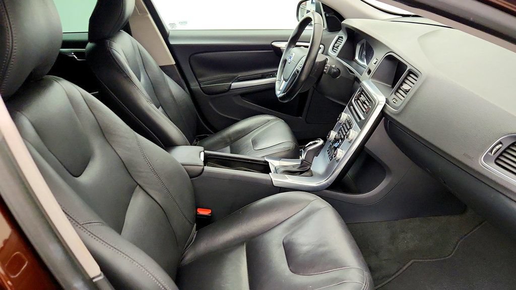 Used 2018 Volvo V60 T5 Cross Country w/ Convenience Package AWD/4WD image 24