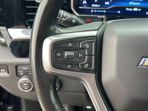 Used 2022 Chevrolet Silverado 1500 LT AWD/4WD image 4