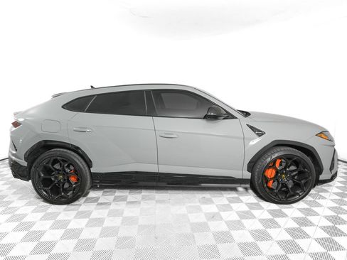 Used 2022 Lamborghini Urus AWD/4WD image 4