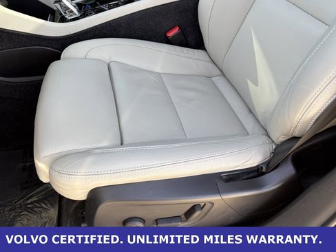 Certified 2023 Volvo XC40 B4 Plus image 27