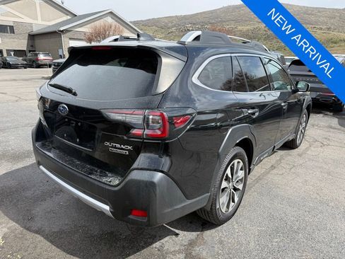 Used 2023 Subaru Outback Touring AWD/4WD image 4