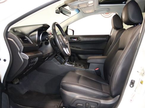 Used 2017 Subaru Outback 2.5i Limited AWD/4WD image 32
