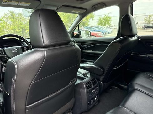 Used 2019 Honda Pilot Touring image 13