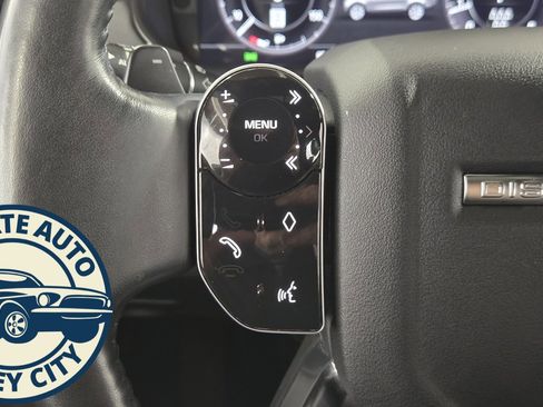 Used 2019 Land Rover Discovery HSE image 12