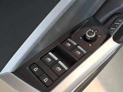 Certified 2022 Audi Q3 2.0T Premium image 11