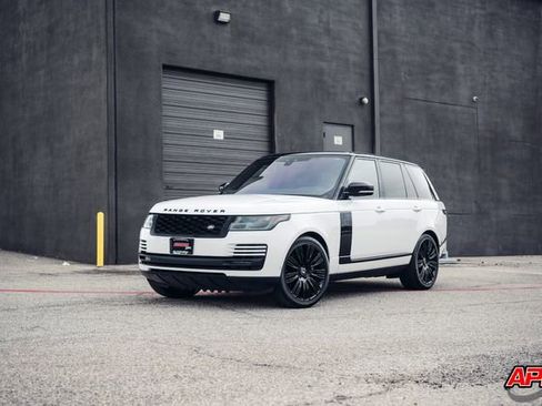 Used 2018 Land Rover Range Rover HSE image 16