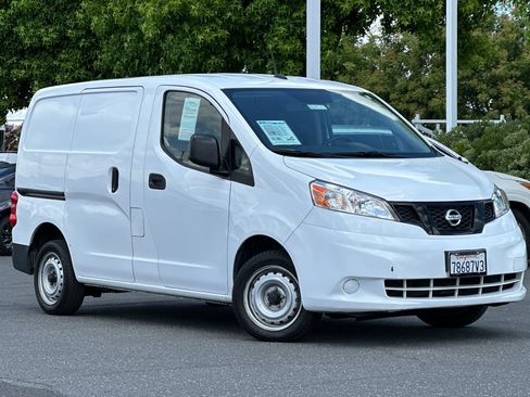 Used 2021 Nissan NV200 S w/ Back Door Glass Package FWD image 2