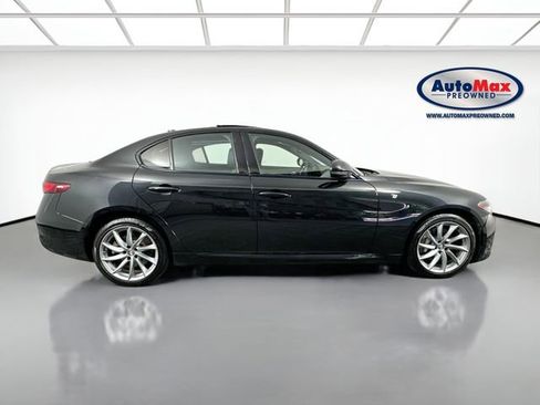Used 2022 Alfa Romeo Giulia Ti image 9