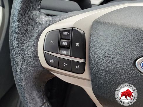 Used 2023 Ford Explorer XLT AWD/4WD image 30