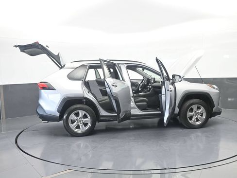 Used 2022 Toyota RAV4 XLE w/ Convenience Package FWD image 70