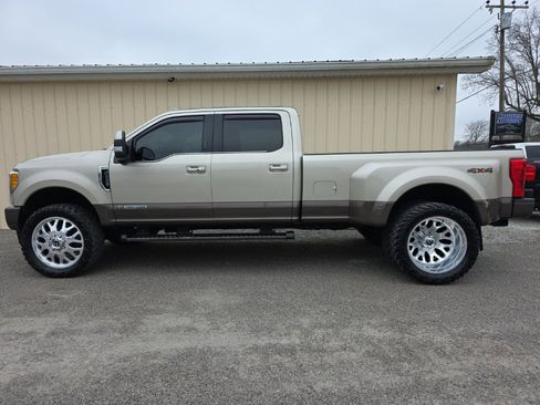 Used 2017 Ford F350 King Ranch w/ Snow Plow Prep Package image 9