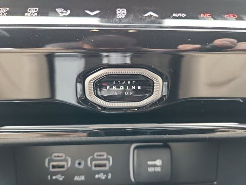New 2026 Jeep Grand Cherokee L Limited AWD/4WD image 17