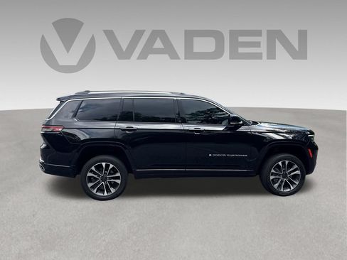 Used 2023 Jeep Grand Cherokee L Overland w/ Advanced Protech Group III AWD/4WD image 30
