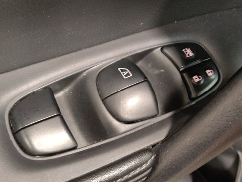 Used 2018 Nissan Rogue SL image 27