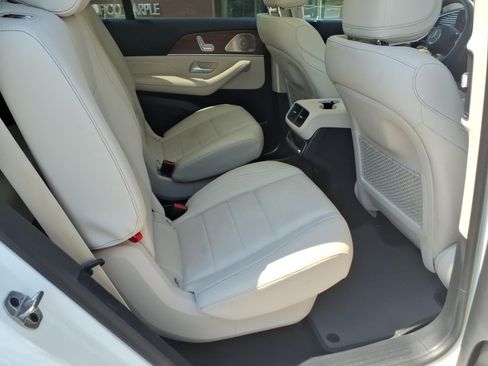 Used 2024 Mercedes-Benz GLS 450 4MATIC image 29