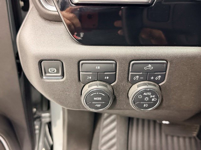 Certified 2025 Chevrolet Silverado 2500 LT w/ Leather Package AWD/4WD image 17