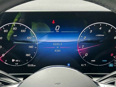 Used 2025 Mercedes-Benz GLC 300 image 34