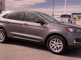 Used 2024 Ford Edge SEL w/ Convenience Package image 3