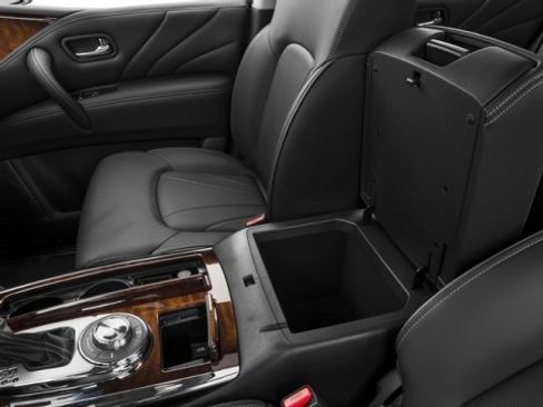 Used 2017 INFINITI QX80 4WD w/ Driver Assistance Package image 18