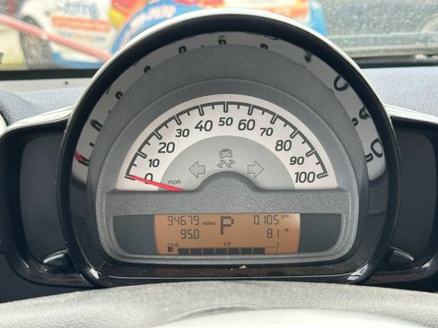 Used 2015 smart fortwo pure RWD image 20