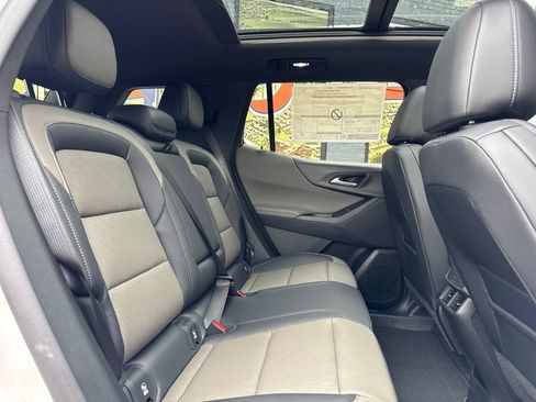 New 2027 Chevrolet Equinox LT w/ Convenience Package II AWD/4WD image 12