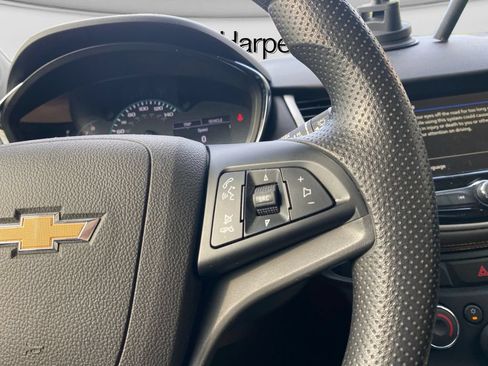 Used 2019 Chevrolet Trax LS AWD/4WD image 17