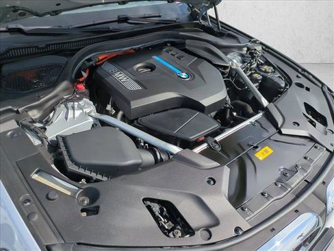 Used 2020 BMW 530e w/ Premium Package image 24