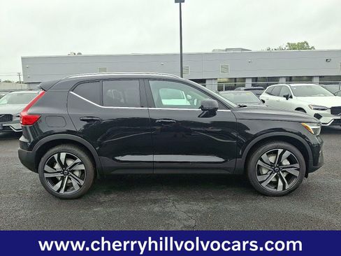 Certified 2025 Volvo XC40 B5 Ultra w/ Protection Package Premier image 7