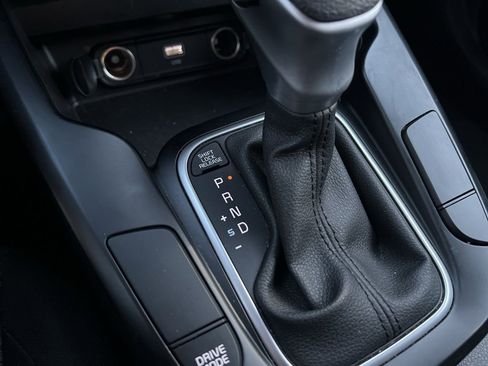 Used 2025 Kia Soul LX w/ LX Technology Package image 22