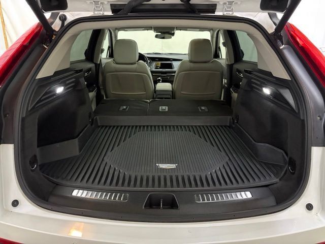 Used 2023 Cadillac XT4 Premium Luxury w/ Technology Package AWD/4WD image 14