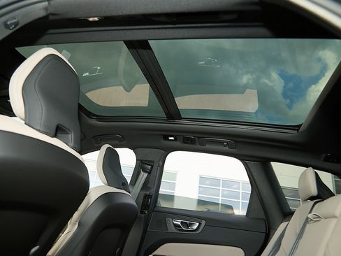 New 2026 Volvo XC60 B5 Plus w/ Protection Package Premier image 21