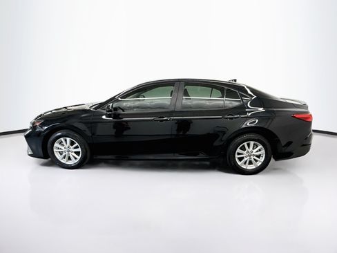 Used 2025 Toyota Camry LE FWD image 4