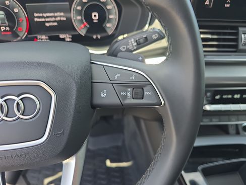 Certified 2025 Audi Q5 2.0T Premium w/ Convenience Plus Package AWD/4WD image 18